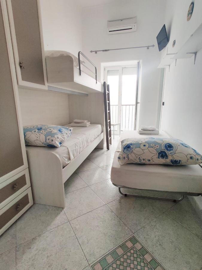 Casa Vacanze Da Serena Lacco Ameno  Eksteriør billede